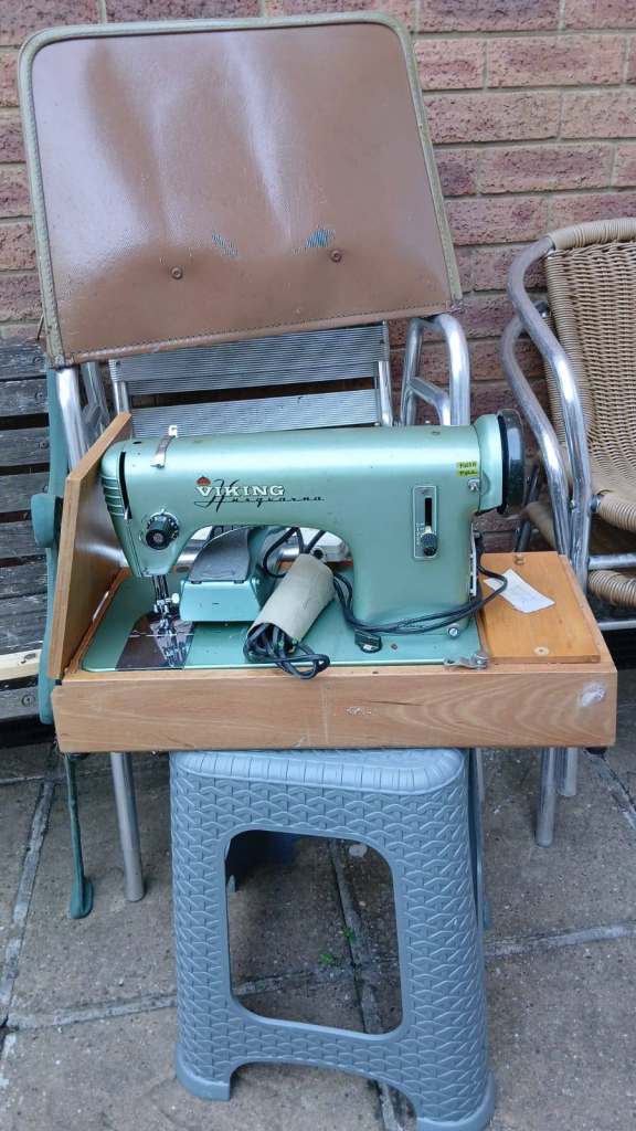 Vintage Koyo Sewing Machine in Carry Case – not working 