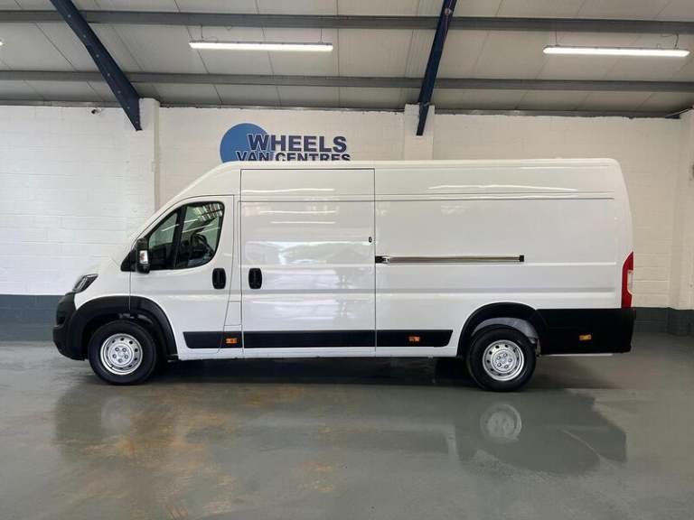 2022 Peugeot Boxer 2.2 BlueHDi H2 Professional Van 140ps PANEL VAN DIESEL Manual