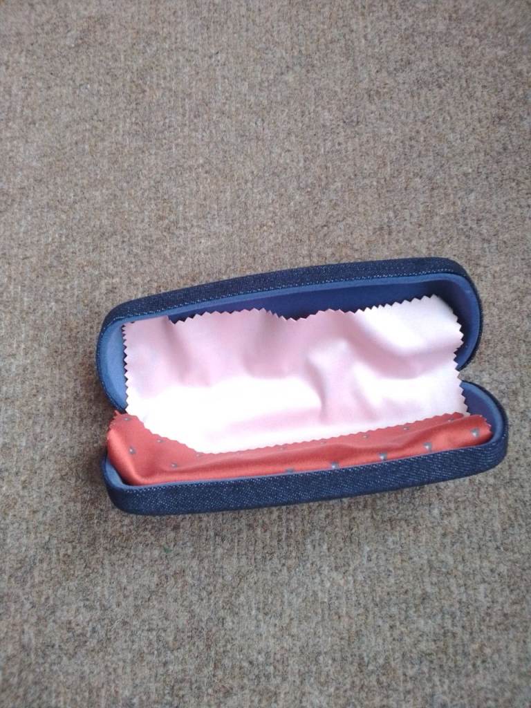 GLASSES CASE NEW
