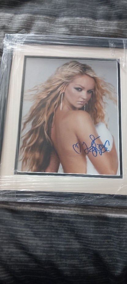 Jennifer Ellison signed photograph