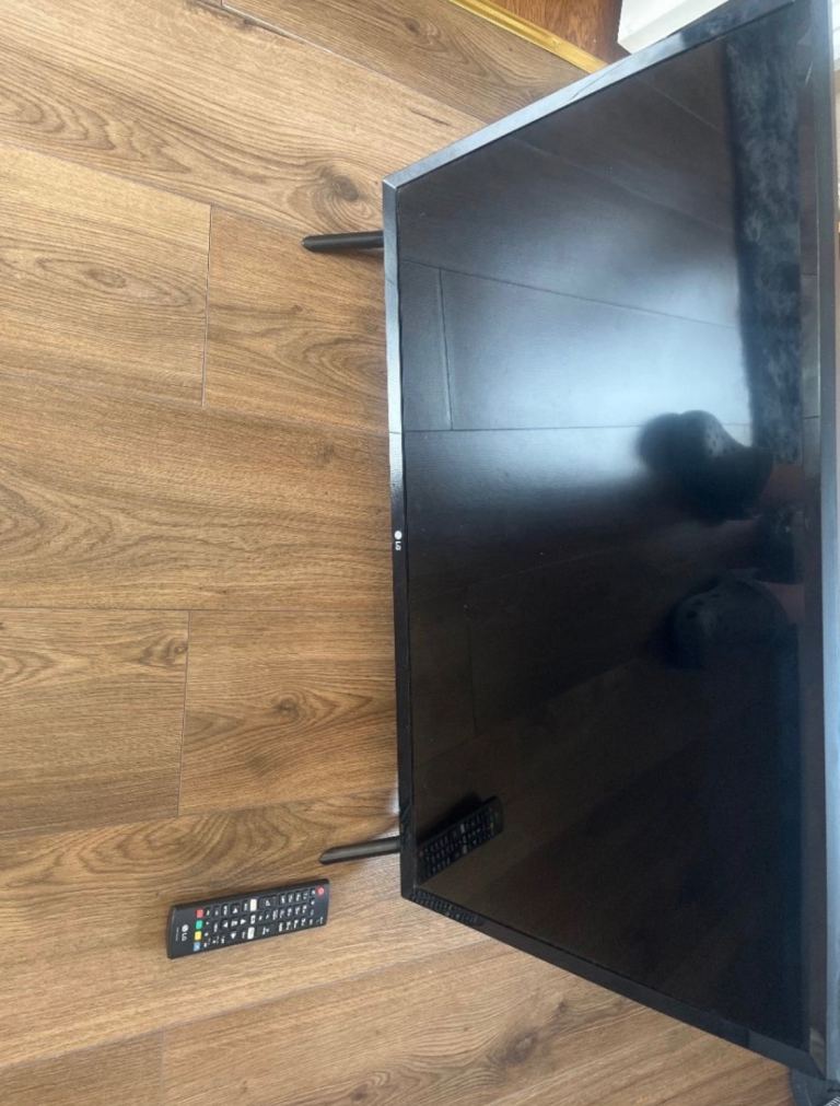 32” LG TV 