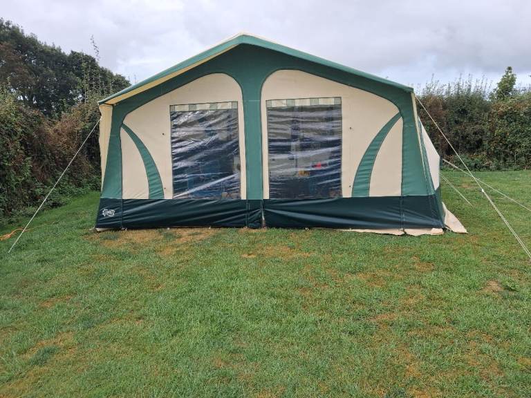2006 Conway country man trailer tent and new 3500 inverter generator