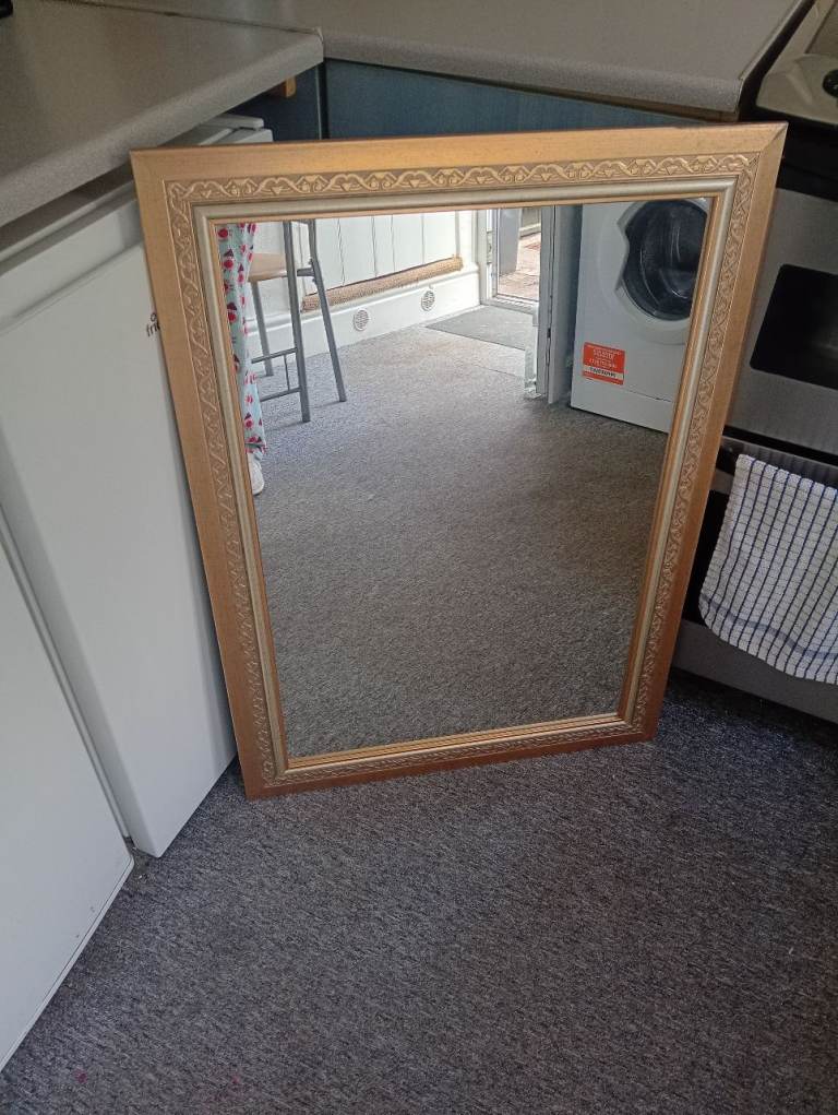 Large Gold Framed Mirror – Good Condition