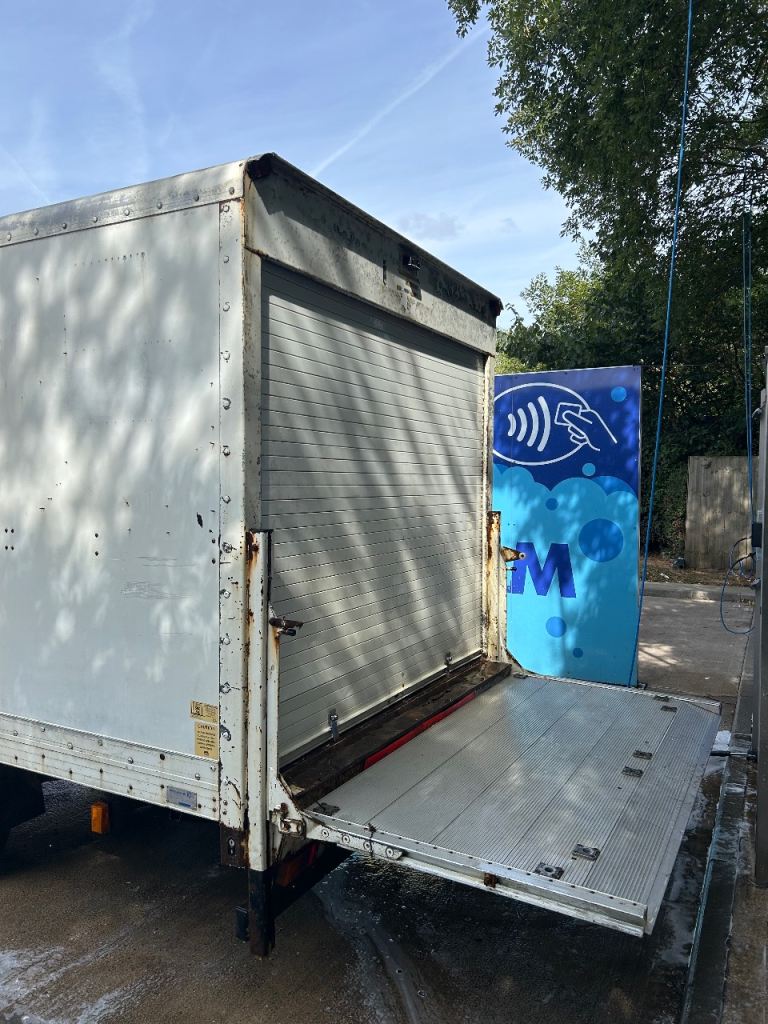 Fibreglass body trailer with tail lift 