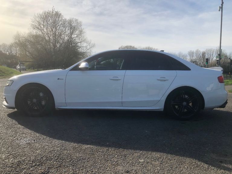 Audi, A4, Saloon, 2011, Manual, 2995 (cc), 4 doors