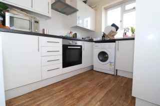 Student House share on Arabella street
