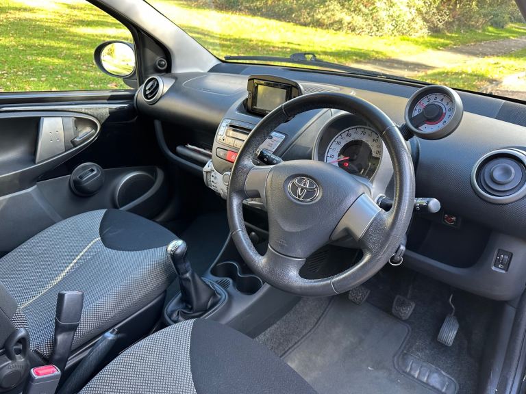 Toyota, AYGO, Hatchback, 2014, Manual, 998 (cc), 5 doors