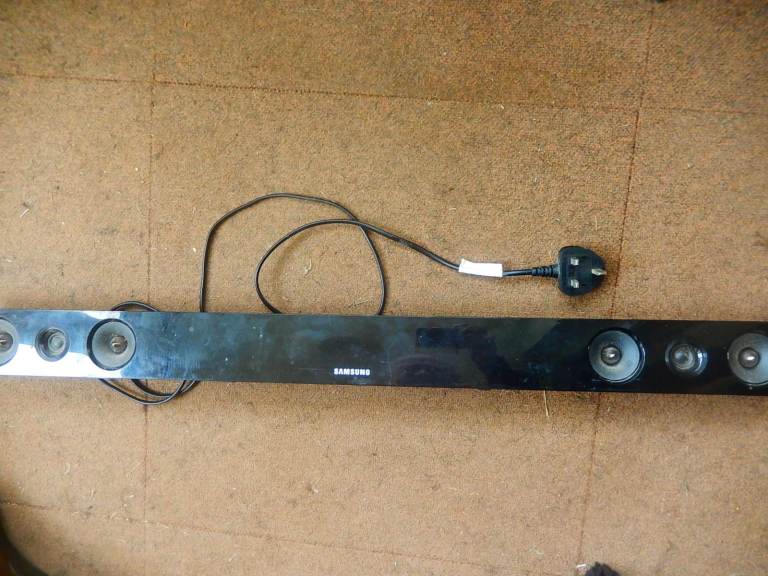 Samsung Soundbar HW-F450 – Black, Good Condition
