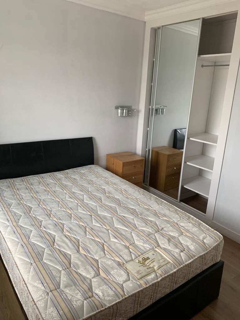 Room to rent 