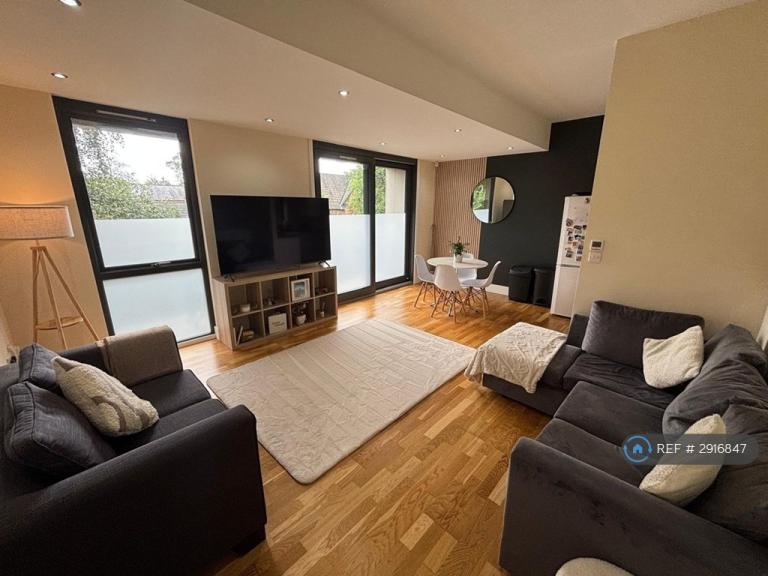 2 bedroom house in Buckingham Place, Leeds, LS6 (2 bed) (#2916847)