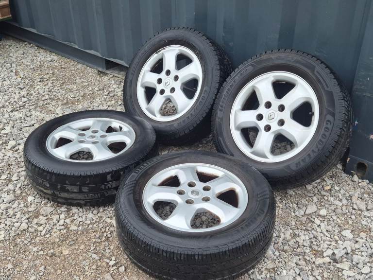 🌟Genuine Renault traffic / vivaro 16 inch alloy wheels with TYRES