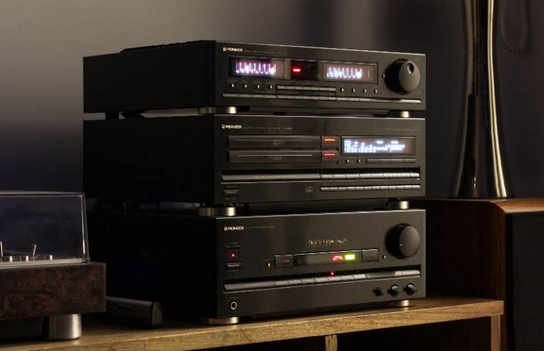 Mid 90's Pioneer 4 Piece Stacking System.