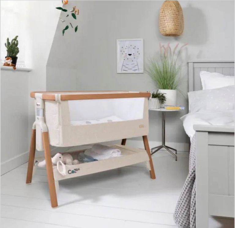 Tutti Bambini Cozee Bedside Crib Scandinavian Walnut/Ecru | Baby Next to Me Crib