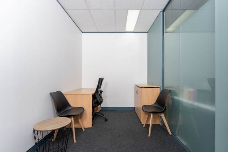Warrington - WA1 1EJ \ Office for Rent with 2 Workstations
