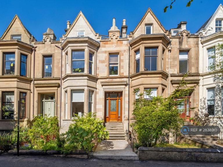 2 bedroom flat in Cecil Street, Glasgow, G12 (2 bed) (#2838910)