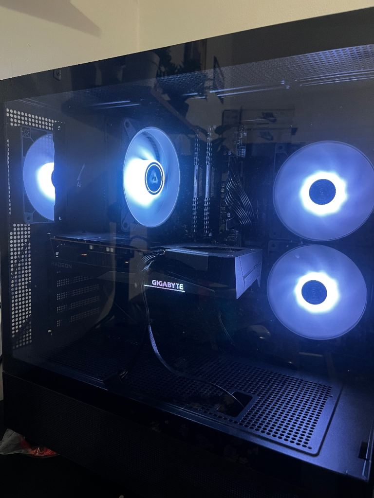 Lightly Used Gaming PC – Ryzen 5 5600X, RX 7600 8GB, 16GB RAM, 512GB NVMe, Windows 10/11 Pro