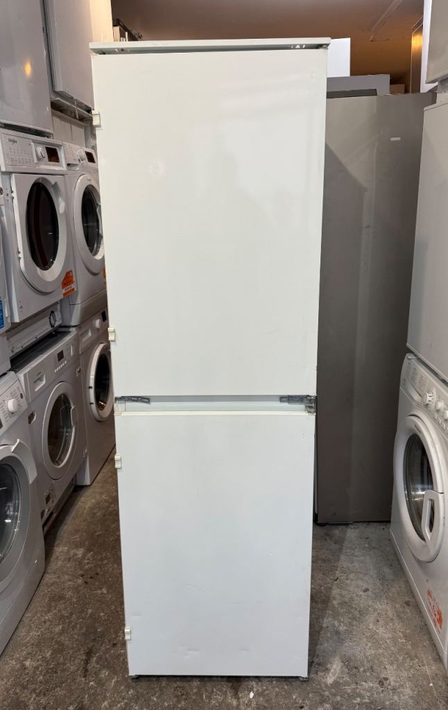 ELECTROLUX 50/50 BUILT IN NICE FRIDGE FREEZER WITH WARRANTY   