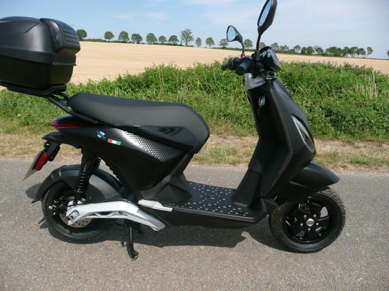 2024 PIAGGIO ONE Electric Scooter 158 miles! Part ex / Cards welcome.