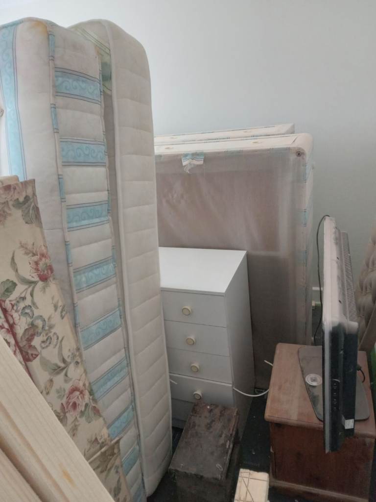 Free Double Bed with bases 