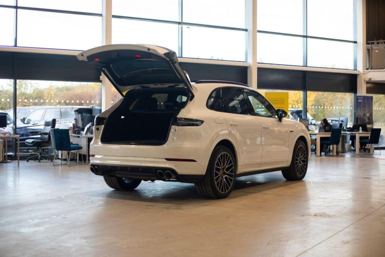 2020 Porsche Cayenne E-Hybrid 5dr Tiptronic S ESTATE PETROL/ELECTRIC Automatic