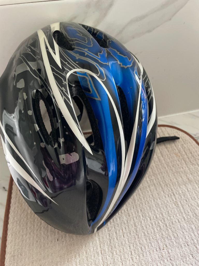 Cycle helmet 