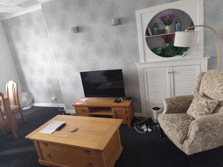 PoshScotStays | 3 bed service accommodation Kirkcaldy Fife 