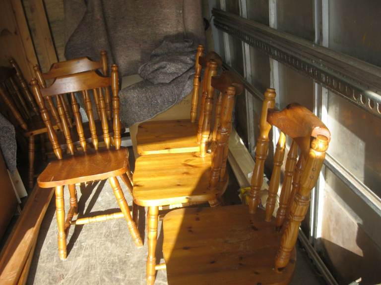 6 X SOLID PINE MATCHING MODERN SPINDLE BACK DINING CHAIRS. GOOD ORDER. VIEWING / COLLECTION