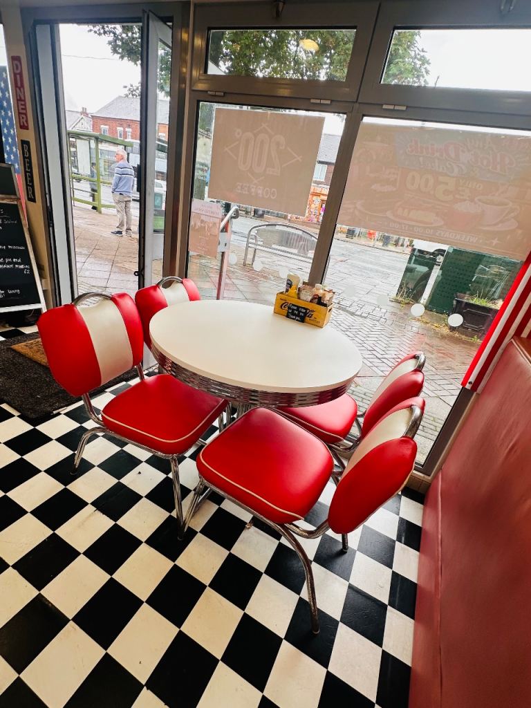 Retro Diner Style Table and Four Matching Chairs – Red & White