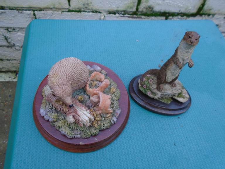 2 wild animal ornaments