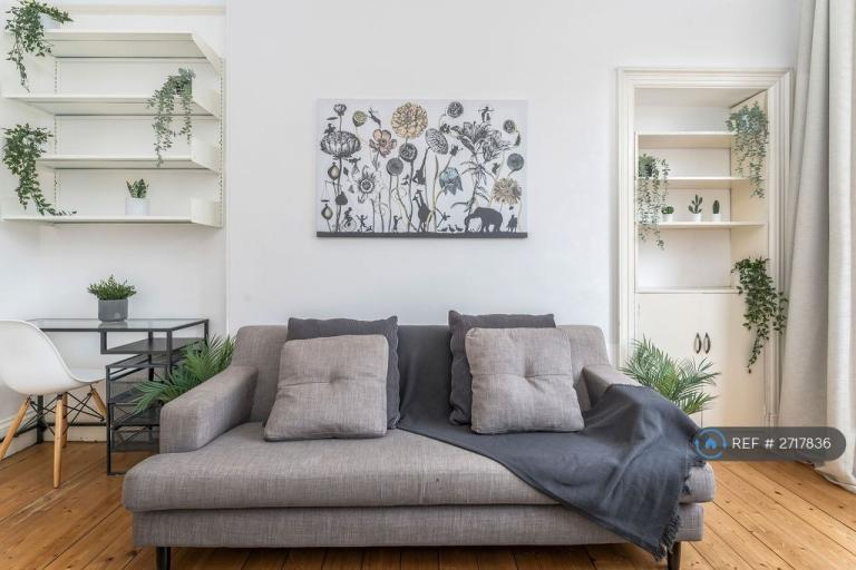 2 bedroom flat in Dalmeny Street, Edinburgh, EH6 (2 bed) (#2717836)