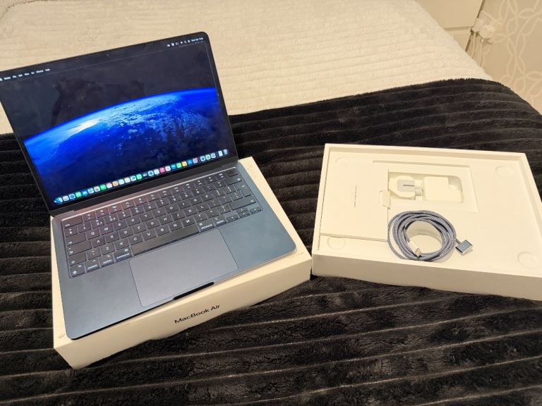 13-inch MacBook Air with Apple M3 chip