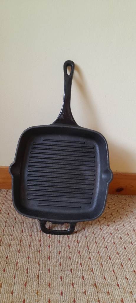 CAST IRON GRIDDLE PAN