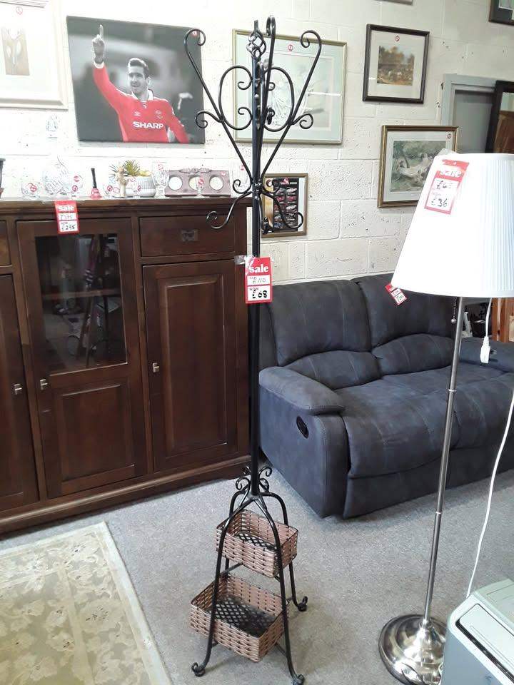 Elegant black metal coat & hat stand Low Cost Moves 2nd Hand Furniture STALYBRIDGE SK15 3DN