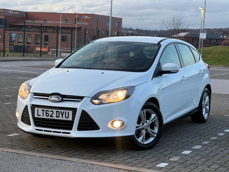 2012 Ford Focus 1.6 125 Zetec 5dr Powershift HATCHBACK Petrol Automatic