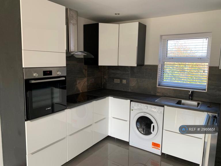 2 bedroom flat in Blackthorn Close, Cambridge, CB4 (2 bed) (#2986651)