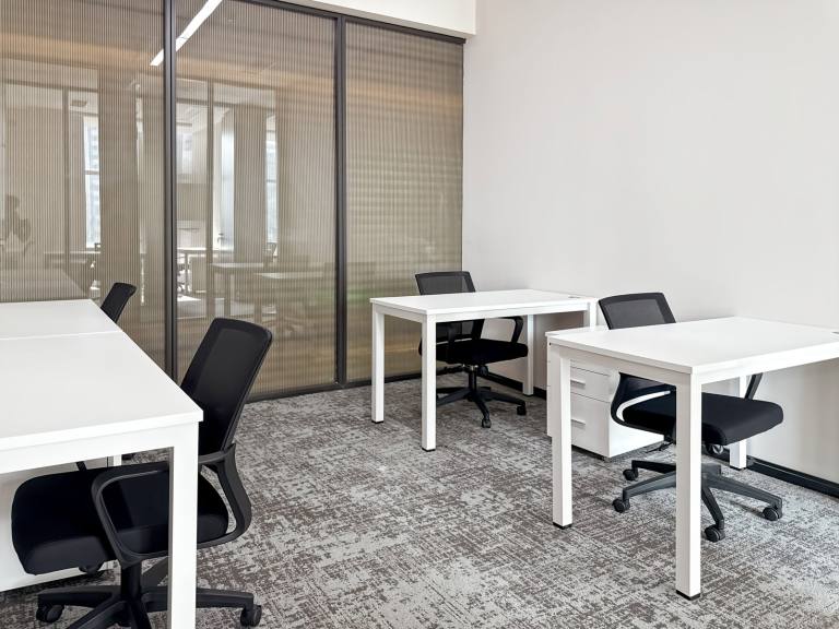 Camberley - GU15 3HL \ Private Office for Teams of 3