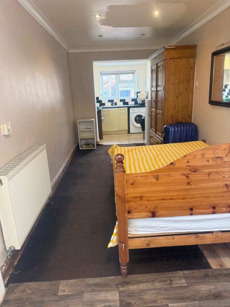 Studio Flat