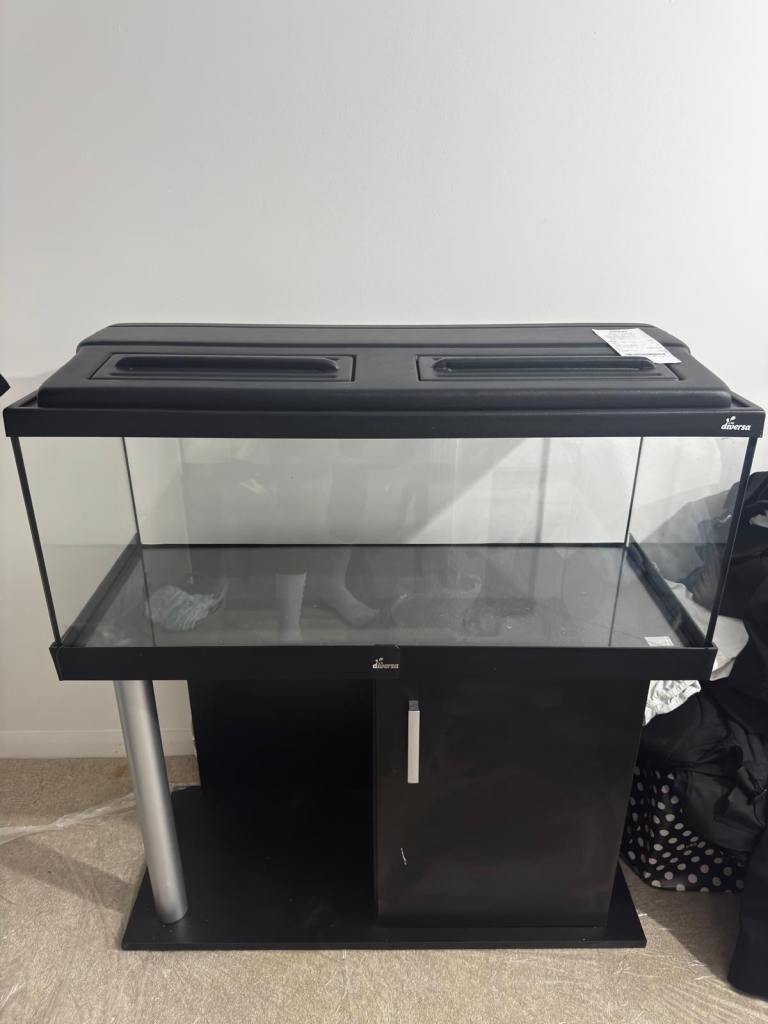 Sturdy Aquarium Cabinet - 160L Tank Base, Excellent Condition