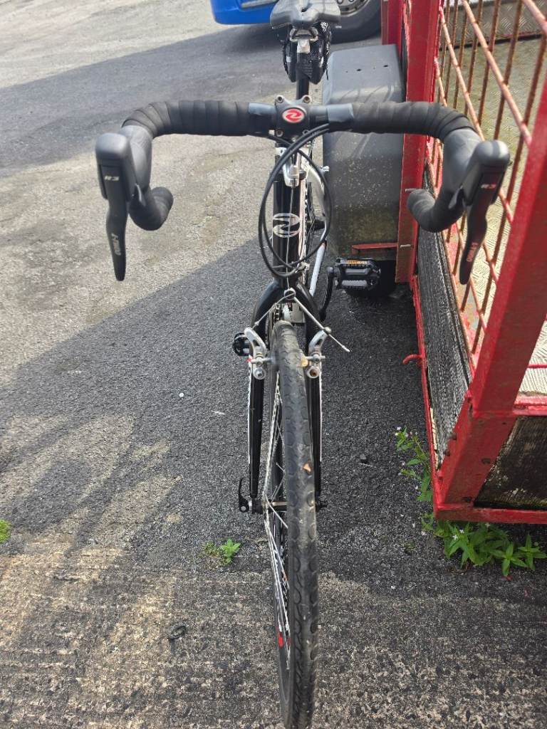 Dawes Road Bike – White, Good Condition