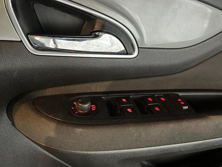 2016 Vauxhall Mokka 1.6 CDTi ecoFLEX Tech Line 5dr HATCHBACK Diesel Manual