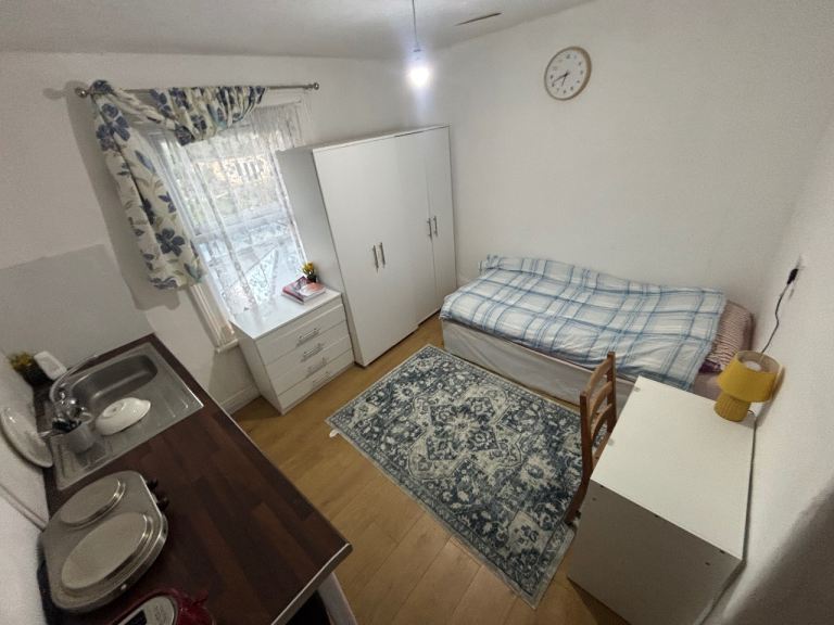 Double room for rent