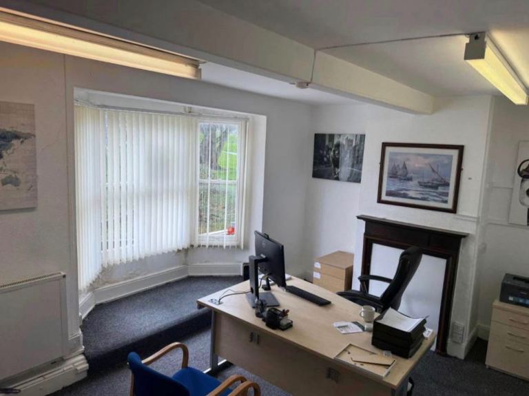 Offices to rent 