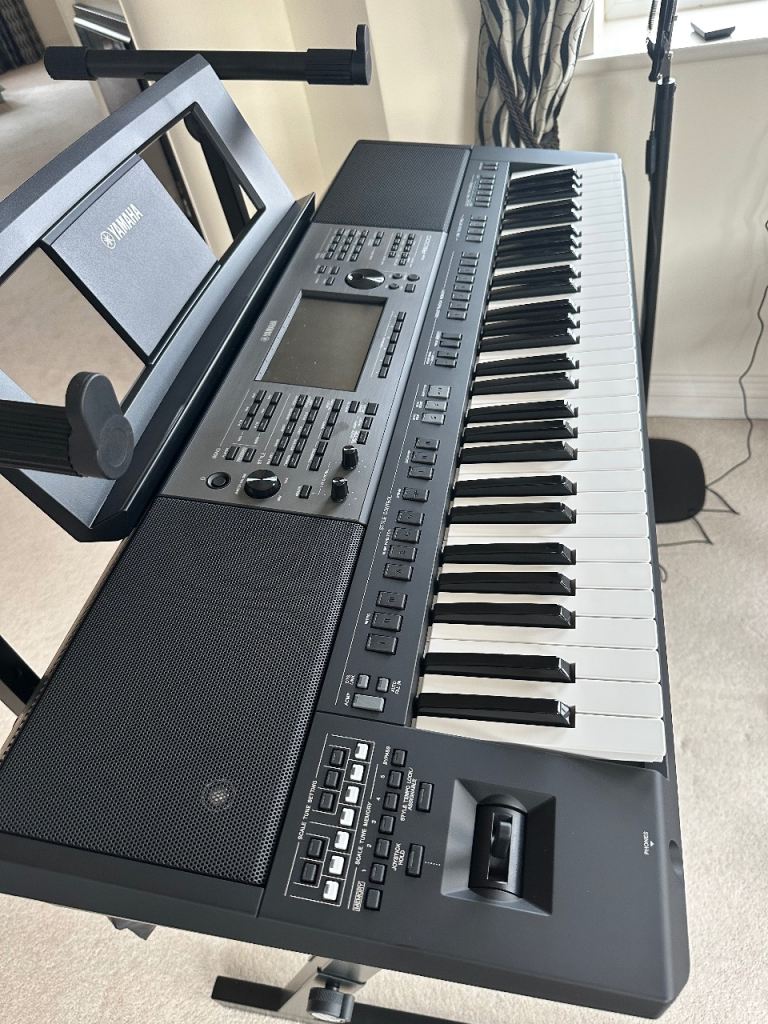 Yamaha PSR-A5000 Keyboard – Boxed – £1450 – Bargain –