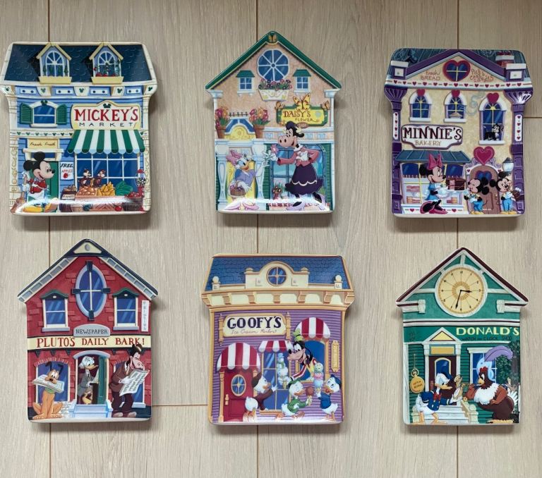 Full set of six Disney Mickey's Village decorative plates with certificates and boxes