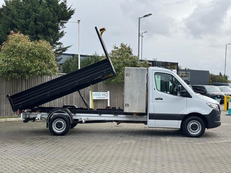 2022 Mercedes-Benz Sprinter 3.5t Progressive Chassis Cab CHASSIS CAB DIESEL Manual