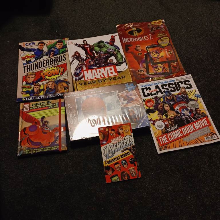 Brand New Spider Man jigsaw, Superman/Hero comics and books 