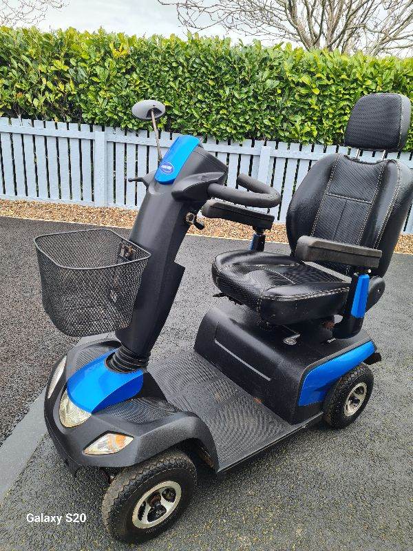 Invacare mobility scooter good condition can deliver 