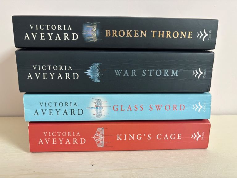 Victoria Aveyard Red Queen Series Books - Good Condition