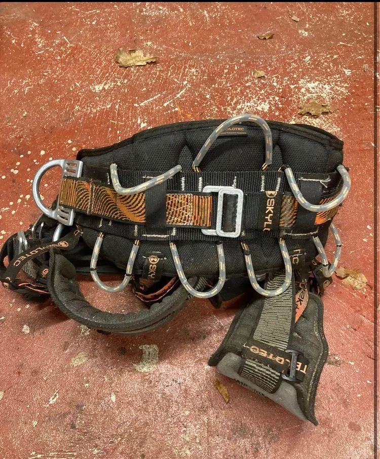 Tree climbing harness - skylotec medium 