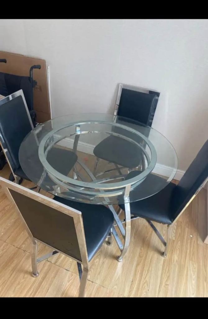 image for Dining table & chairs 